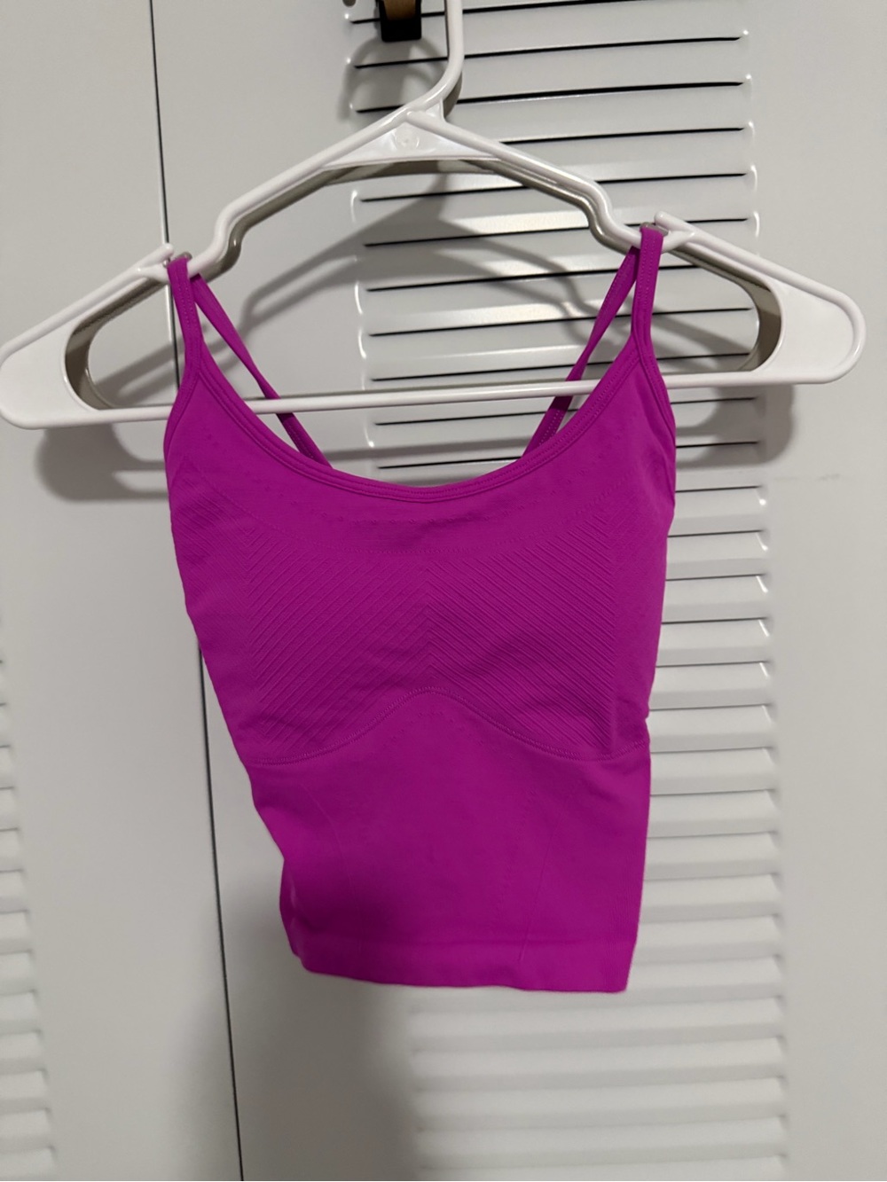 NWOT Gymshark Women’s Seamless Crop Cami Tank Top - Magenta